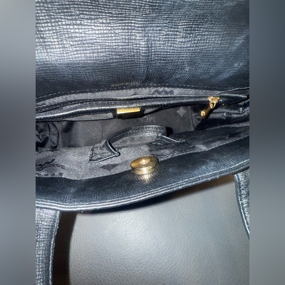 Authentic MCM Vintage Black Leather Tote Bag – Gold Logo Hardware, Classic - Picture 6 of 16